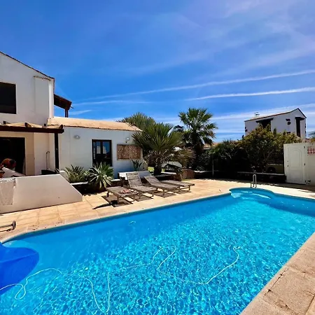 Villa Sonrisa - Family & Surf Escape & Private Pool