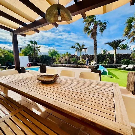 Sonrisa - Family & Surf Escape & Private Pool *