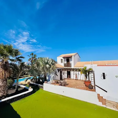 Sonrisa - Family & Surf Escape & Private Pool *